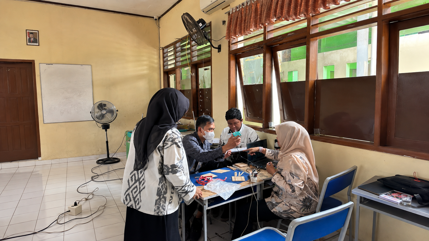 Universitas Negeri Jakarta (UNJ) bekerja sama dengan Dinas Pendidikan Kota Depok menggelar pelatihan penerapan Science, Technology, Engineering, and Mathematics atau STEM, Sabtu (1/8/2026).
