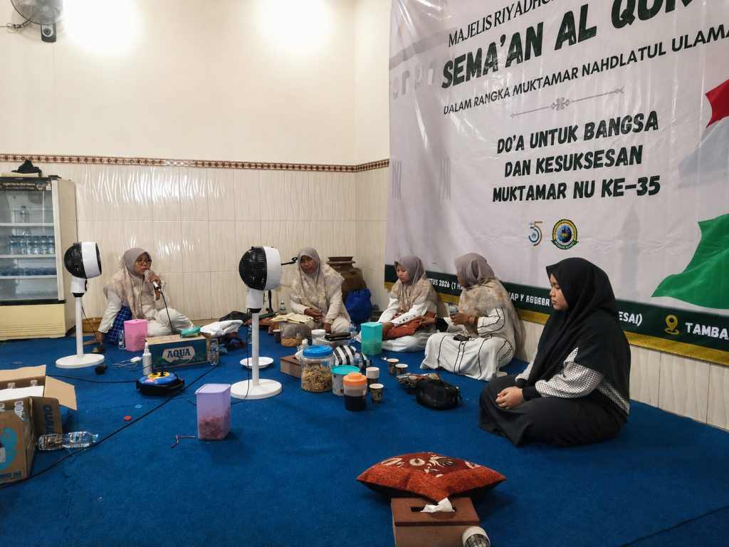 Majelis Riyadhoh Qur’an Indonesia Gelar Sema’an Tujuh Hari Demi Kelancaran Muktamar NU Jamaah Majelis Riyadhoh Quran tampak khidmat mengikuti semaan Alqur'an