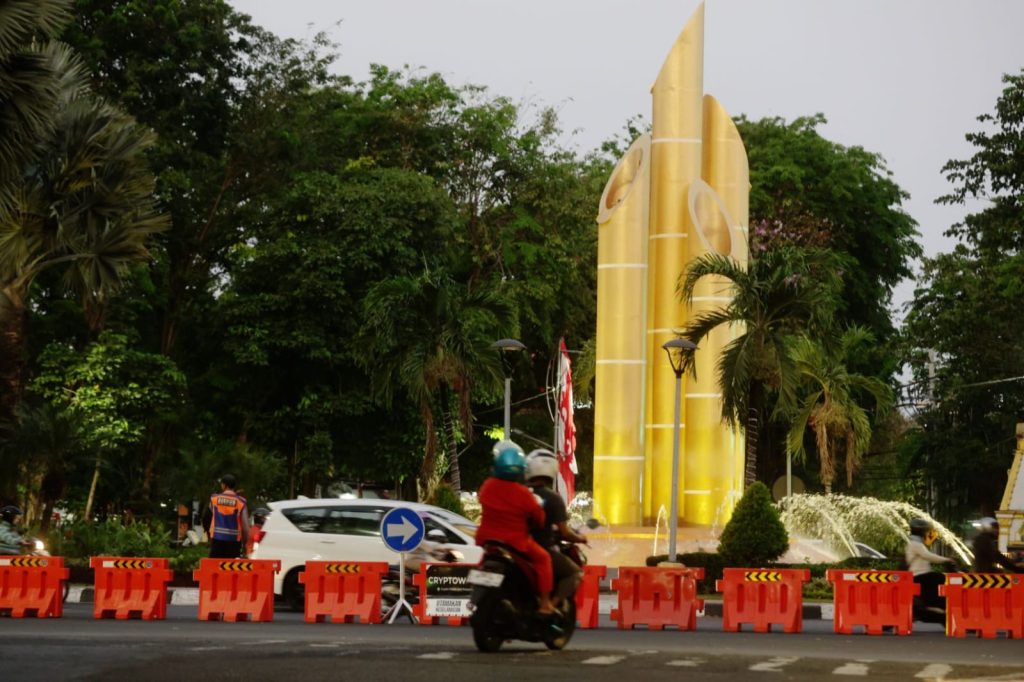Uji coba arah arus lalu lintas Jl. Embong Gayam-Sawo, Rabu (2/9/2026). (Dok. Humas Pemkot Surabaya)