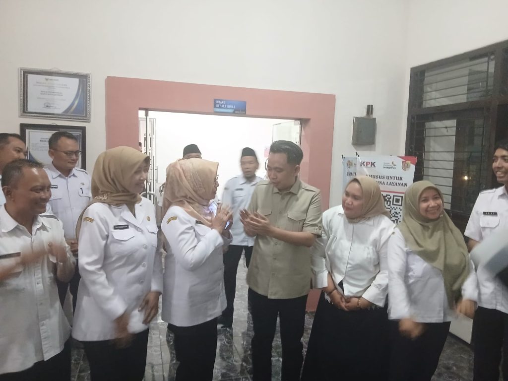 Bupati Jember Muhammad Fawait saat berkunjung ke Dinas Pendidikan Kabupaten Jember. Foto istimewa