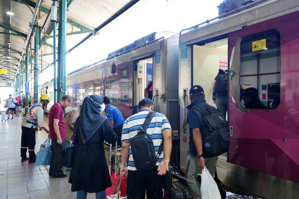 Penumpang Stasiun Kediri Tembus 144.550 pada Agustus Aktivitas penumpang kereta api di Stasiun Kediri sepanjang periode Agustus 2026. (Dok. KAI Daop 7 Madiun)