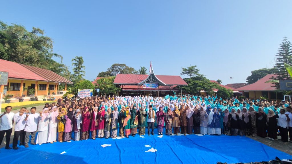 SMAN 1 Situjuah Sambut HUT Sumbar ke-81