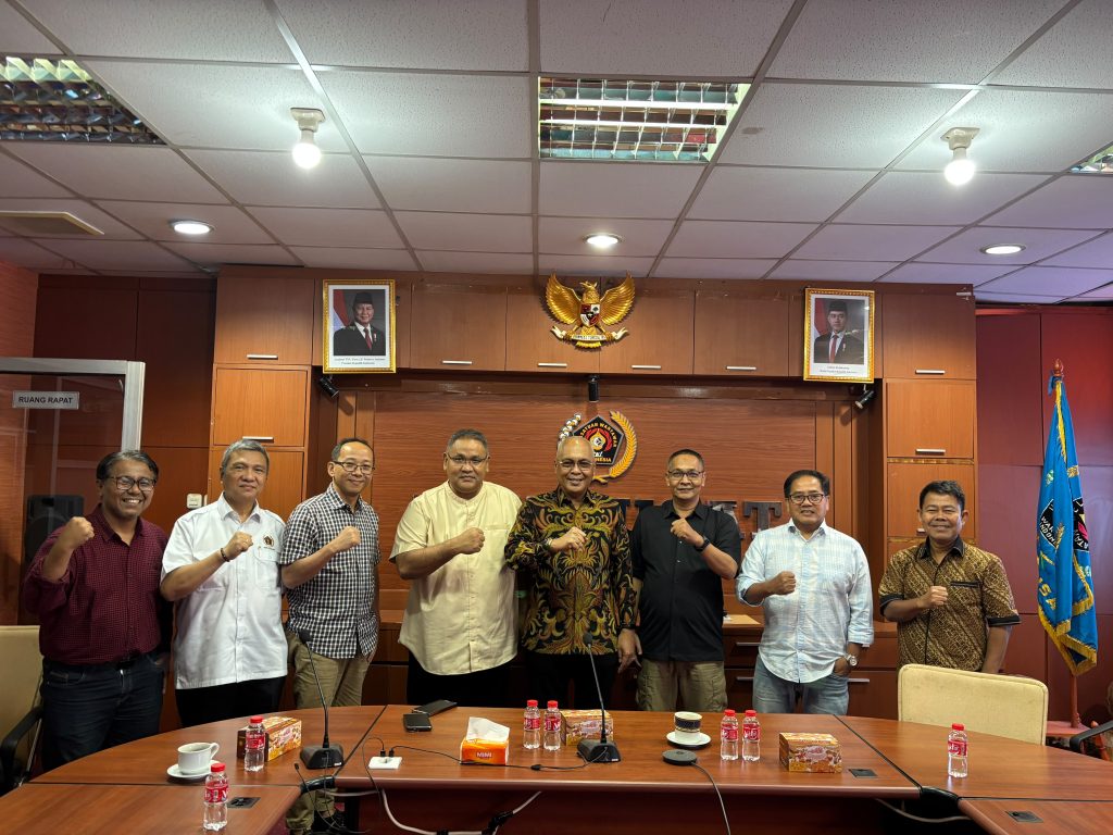 JMSI Dukung Penuh HPN 2027 di Lampung Suasana pertemuan PWI dan JMSI yang dihadiri Ketua Umum JMSI Teguh Santosa membahas persiapan Hari Pers Nasional (HPN) 2027, di Kantor PWI, Gedung Dewan Pers, Jakarta, Kamis (24/9/2026).