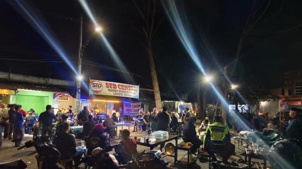 70 Pecatur Adu Strategi di STD Center Jombang Para peserta antusias mengikuti lomba catur yang digelar Warkop Londo Ireng STD Jombang