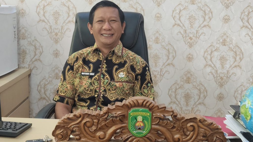 Pemdes Swarga Bara Kejar Lahan SMA demi Jawab Kebutuhan Warga Kepala Desa Swarga Bara Wahyudi Usman saat diwawancarai di Ruang Kerjanya, Kamis (24/9/2026) (dok.GOnews.id)