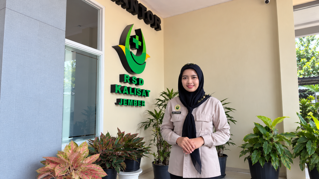 RSD Kalisat Klarifikasi Keluhan Biaya Berobat Rp75 Ribu, Tegaskan Perbedaan Layanan Pasien Umum dan JKN Humas RSD Kalisat Alice Novianti S.Foto Edi Mulyono