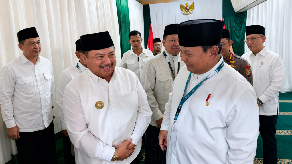 Sambut Presiden Prabowo di Penutupan Muktamar ke-35 NU, Bupati Warsubi: Dongkrak Ekonomi Warga Jombang Bupati Jombang Warsubi menyambut kedatangan Presiden Prabowo Subianto dalam penutupan Muktamar Ke-35 NU di GSG KH Hasbullah Sa'id, Pondok Pesantren Bahrul Ulum Tambakberas, Jombang, Jawa Timur, Senin (31/8/2026). (Foto: Diskominfo)