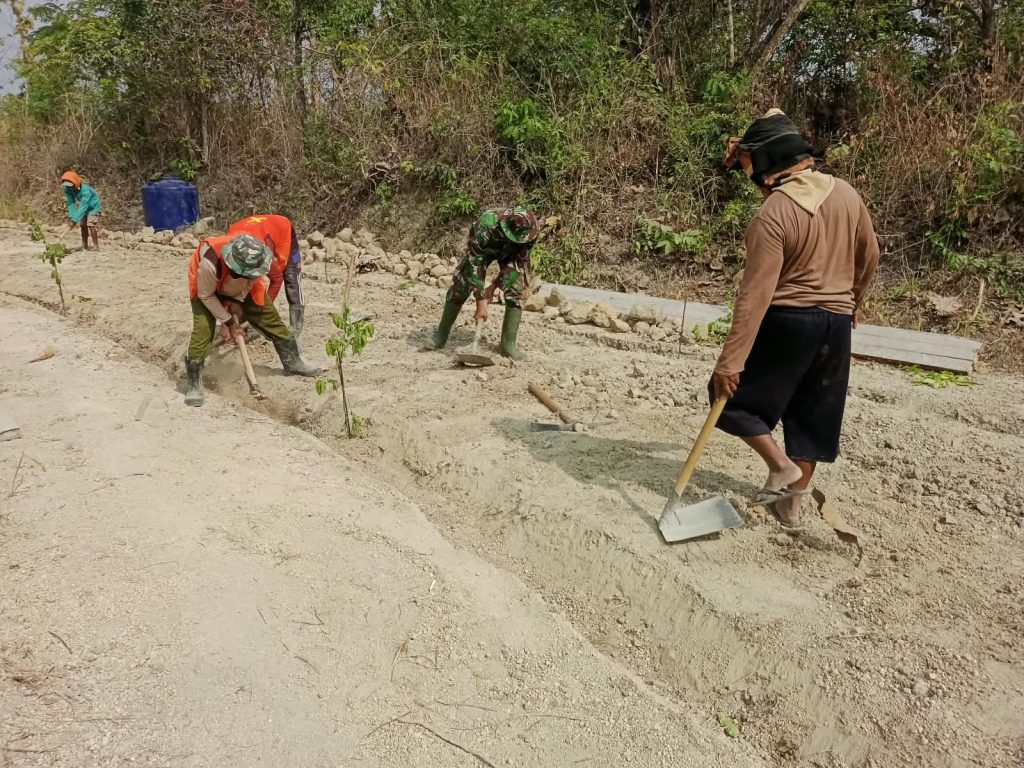 TMMD Kodim Jombang Kebut Pembangunan Jalan Desa Klitih