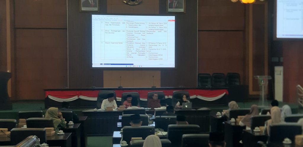 Bapemperda Jombang Kaji Urgensi Sejumlah Raperda