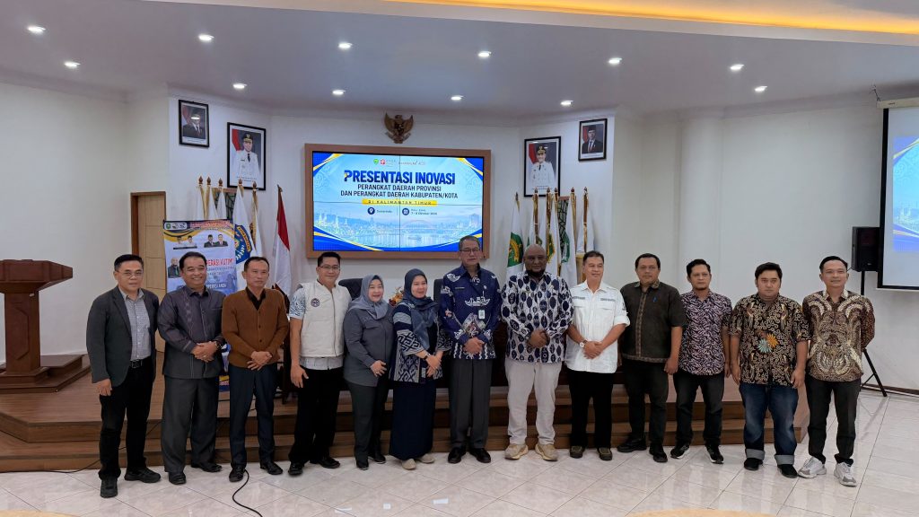 SIGAP Koperasi Jadi Andalan Inovasi Diskop UKM Kutim Foto bersama usai kegiatan presentasi inovasi SIGAP Koperasi milik Diskop UKM Kutai Timur dalam ajang inovasi perangkat daerah tingkat Provinsi Kalimantan Timur di Kantor Balitbangda Kaltim, Samarinda, Kamis (8/10/2026).
