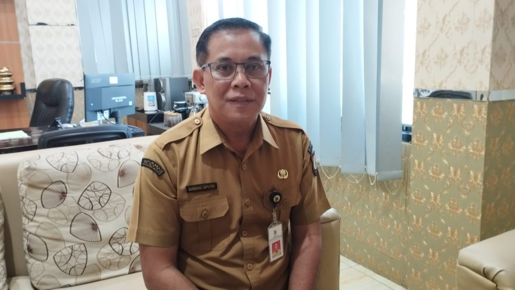 Kepala Dispendukcapil jember Bambang Saputro. Foto Edi Mulyono