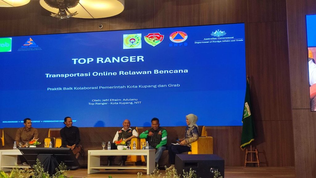 Cak Anam Dorong Inovasi Warga untuk Ketangguhan Bencana Sejumlah narasumber memaparkan inovasi TOP RANGER (Transportasi Online Relawan Bencana), hasil kolaborasi Pemerintah Kota Kupang dan Grab, dalam sesi berbagi praktik baik penanggulangan bencana pada Puncak Peringatan Bulan Pengurangan Risiko Bencana (PRB) 2026 di Serang, Banten, Rabu (14/10/2026).