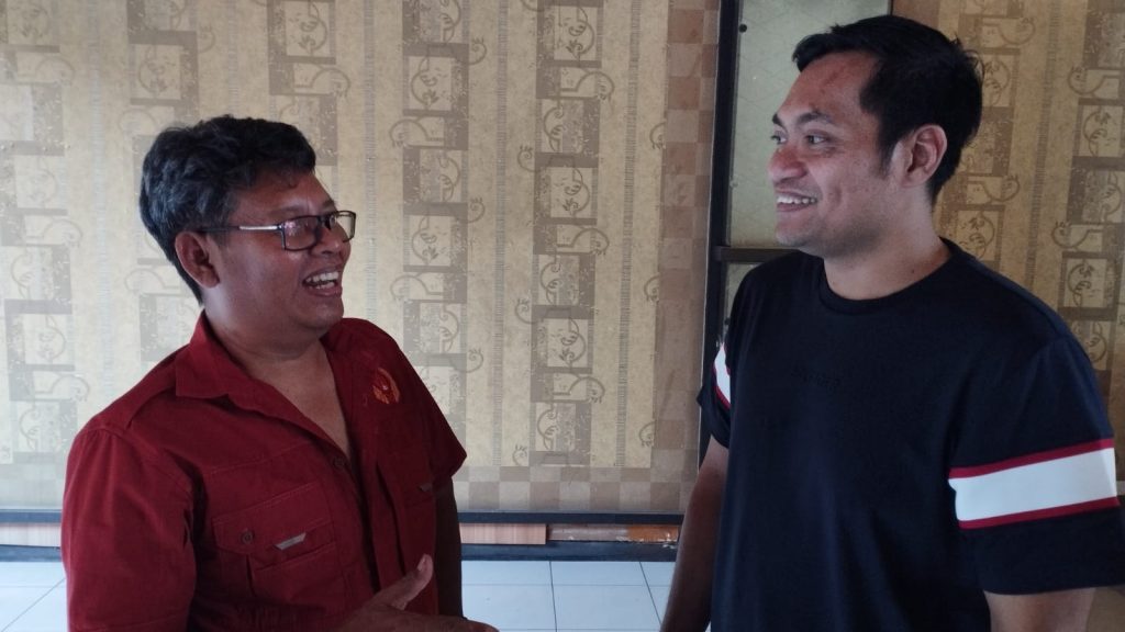 Perkuat Pembinaan Bulu Tangkis Jember, Ainur Rofiq Serap Masukan Ketua KONI Ervan Friambodo Ketua KONI Jember Ervan Friambodo ( kiri ) bersama Ketua PBSI Jember Ainur Rofiq. Foto Edi Mulyono