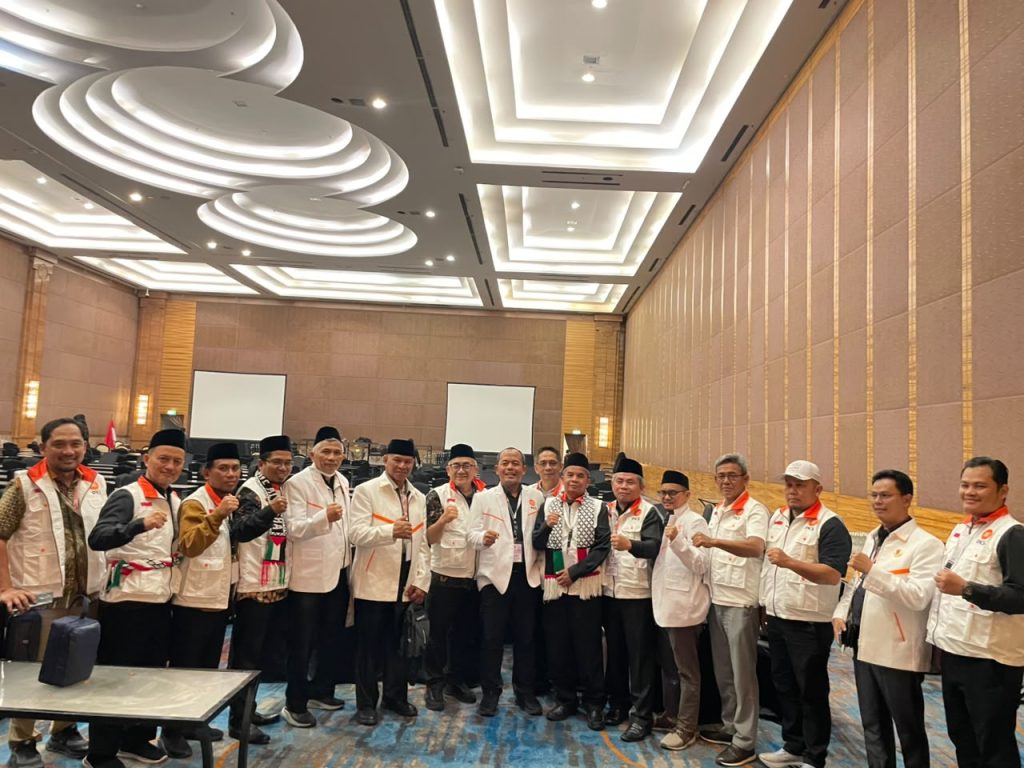 PKS Kaltim Sampaikan Kendala Daerah, Riyono: PKS Terus Dorong Kemenhut Fokus Tangani Karhutla Jajaran Fraksi PKS DPRD Provinsi Kalimantan Timur bersama pimpinan DPRD kabupaten/kota se-Kaltim dan perwakilan Fraksi PKS DPR RI berfoto bersama di sela pertemuan membahas penanganan kebakaran hutan dan lahan (karhutla), termasuk kendala anggaran daerah serta penguatan dukungan pemerintah pusat, di Jakarta, Rabu (21/10/2026).