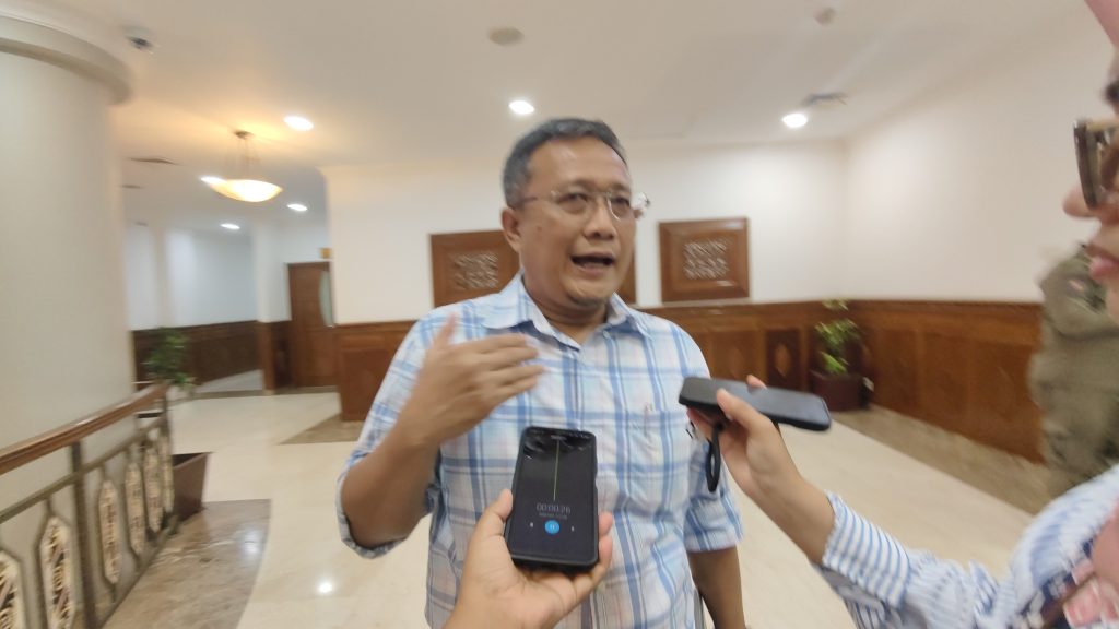 PUPR Kutim Genjot Land Clearing untuk Pembangunan Sekolah Rakyat Kepala Dinas PUPR Kutim Tabrani Aji saat diwawancarai di Kantor Bupati Kutim, Kamis (1/10/2026).(wahyu/GOnews.id)