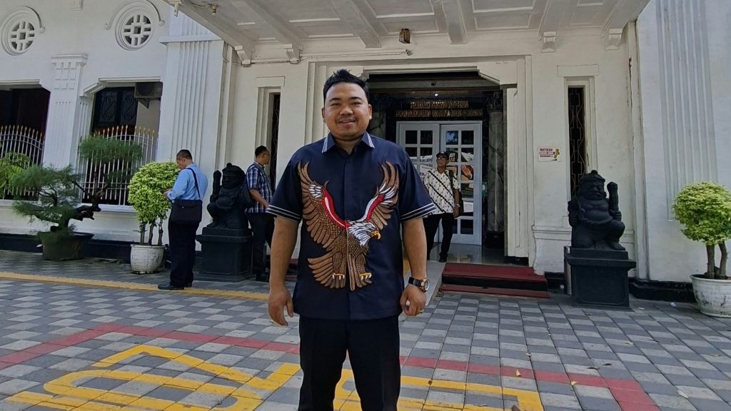 Merasa Dirugikan Akibat Barang Pesanan Tak Dikirim, PT Parahita Intiraya Tuntut PT Rexline Rp6,4 Miliar dan Minta Sita Aset Jaka Prima, S.H., M.H., M.Pd., kuasa hukum PT Parahita Intiraya dalam gugatan dugaan wanprestasi terhadap PT Rexline Engineering Indonesia senilai Rp6,4 miliar. Gugatan tersebut tercatat di Pengadilan Negeri Surabaya dengan Nomor Perkara 911/Pdt.G/2026/PN Sby.