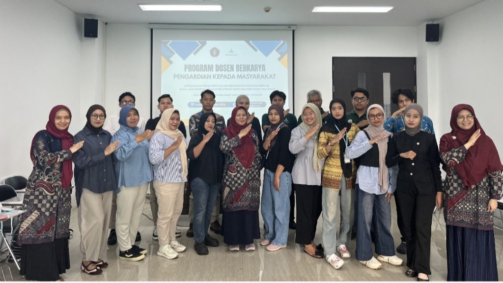 Tim pengabdian masyarakat Departemen Gizi, Fakultas Ilmu Kesehatan, Universitas Brawijaya (UB), bersama peserta kegiatan Program Dosen Berkarya (Dokar) 2026 yang berkolaborasi dengan Yayasan Edufarmers International dalam meningkatkan kompetensi tenaga SPPG melalui edukasi standar porsi, higiene, sanitasi, dan keamanan pangan guna mendukung pelaksanaan program Makan Bergizi Gratis (MBG) di Malang.