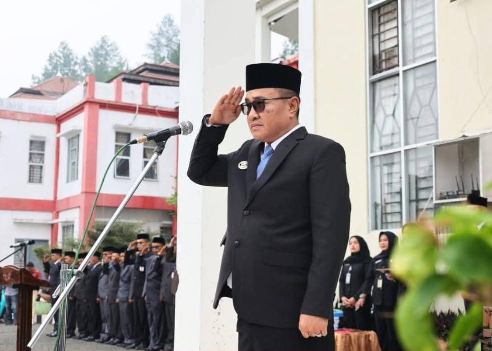 Serahkan Bantuan Alsintan, Dorong Produktivitas Pertanian Wali Kota Sungai Penuh Alfin