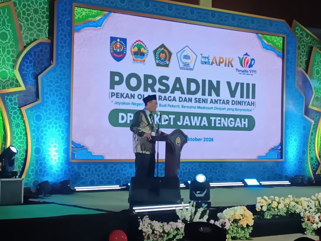 Porsadin VIII Jateng Resmi Dibuka, 824 Santri dari 27 Tim Unjuk Kemampuan Pembukaan Pekan Olahraga dan Seni Antar Diniyah (Porsadin) VIII Tingkat Provinsi Jawa Tengah resmi bergulir,di Pendopo Amangkurat, Kabupaten Tegal (GOnews.id)